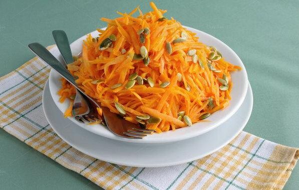 La salade d'automne à base de graines de citrouille aide à lutter contre la prostatite